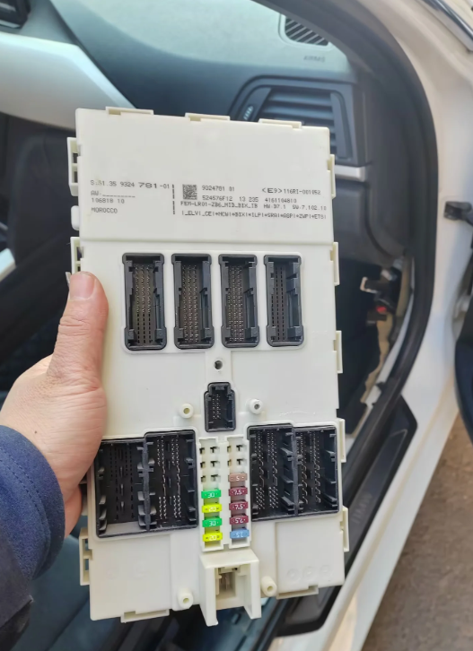 萊蕪寶馬520配汽車鑰匙，寶馬開鎖汽車鑰匙全丟配鑰匙

